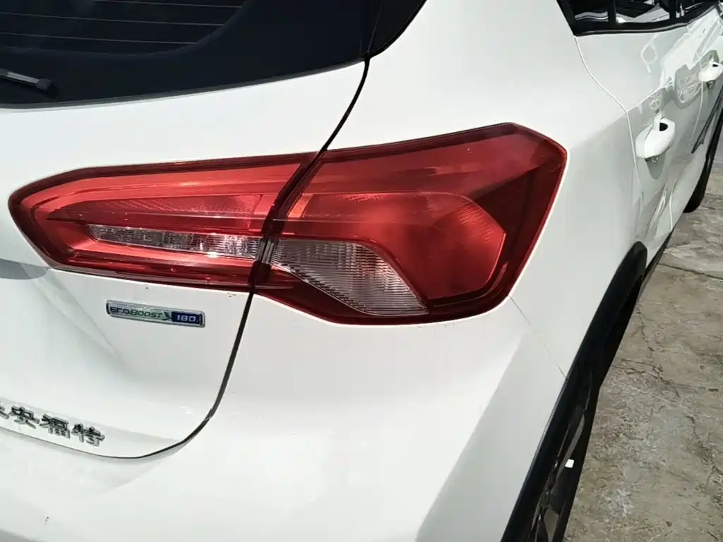 Ford Focus Active — миниатюра 8
