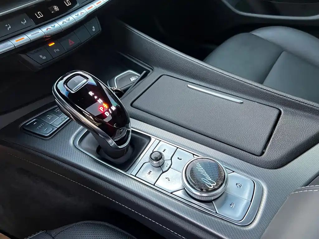 Cadillac CT5 — миниатюра 11