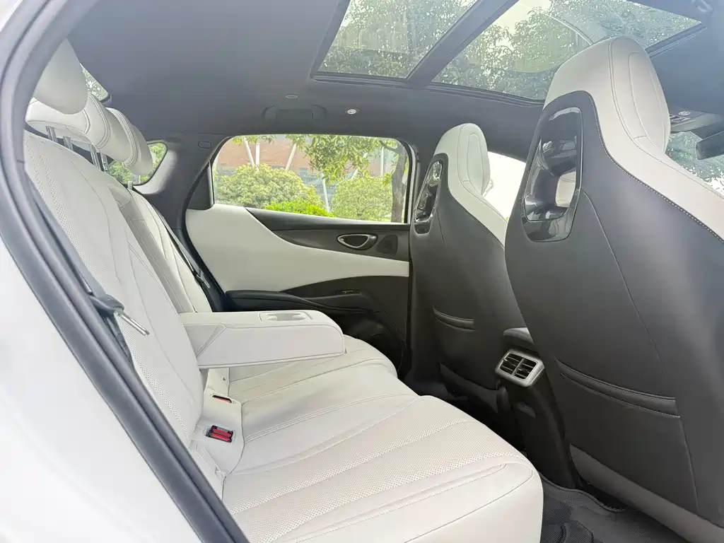 BYD Seal 06 — миниатюра 9