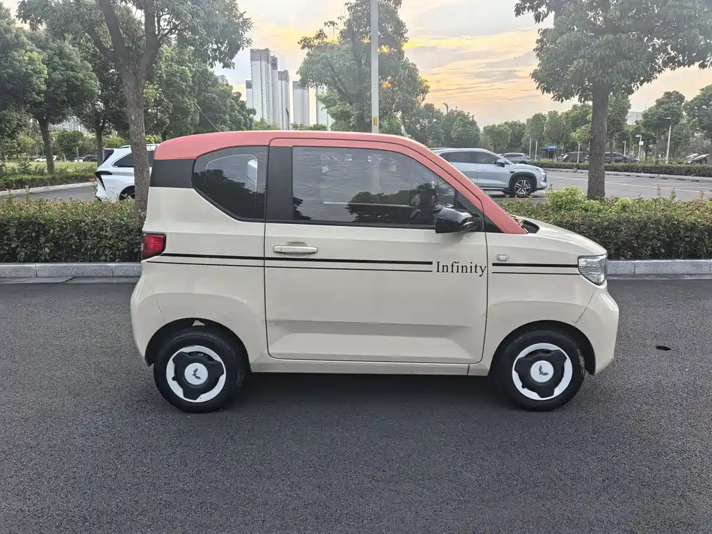 Wuling MINIEV — миниатюра 4