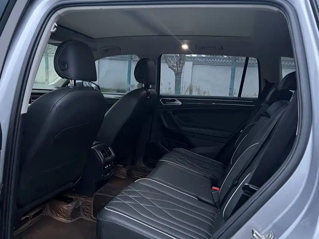 Volkswagen Tiguan L — миниатюра 18
