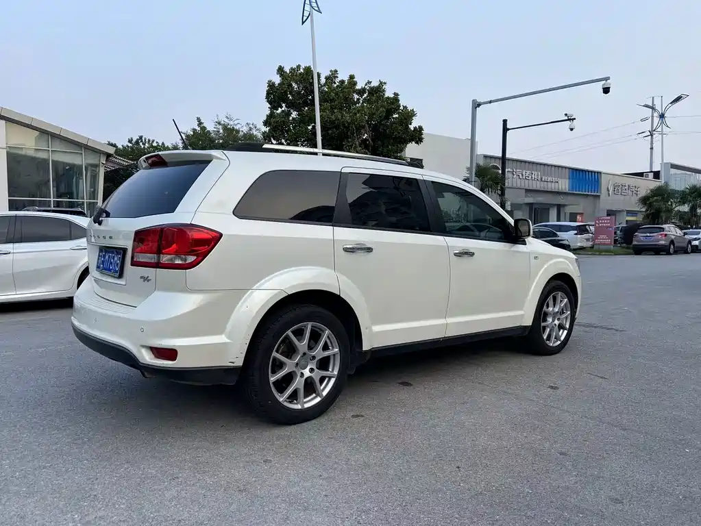 Dodge Journey — миниатюра 4