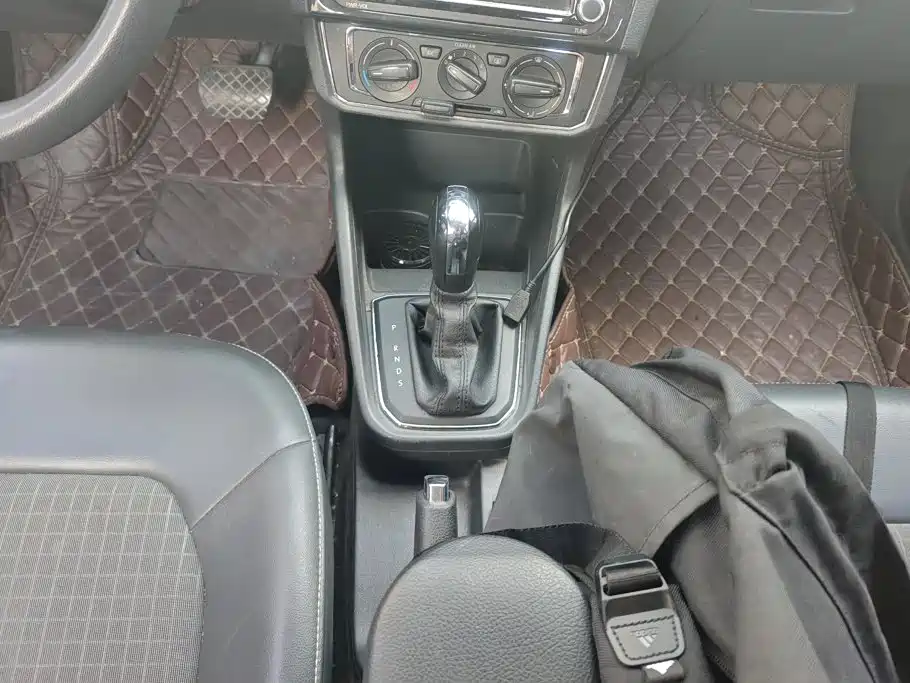 Volkswagen Santana — миниатюра 16