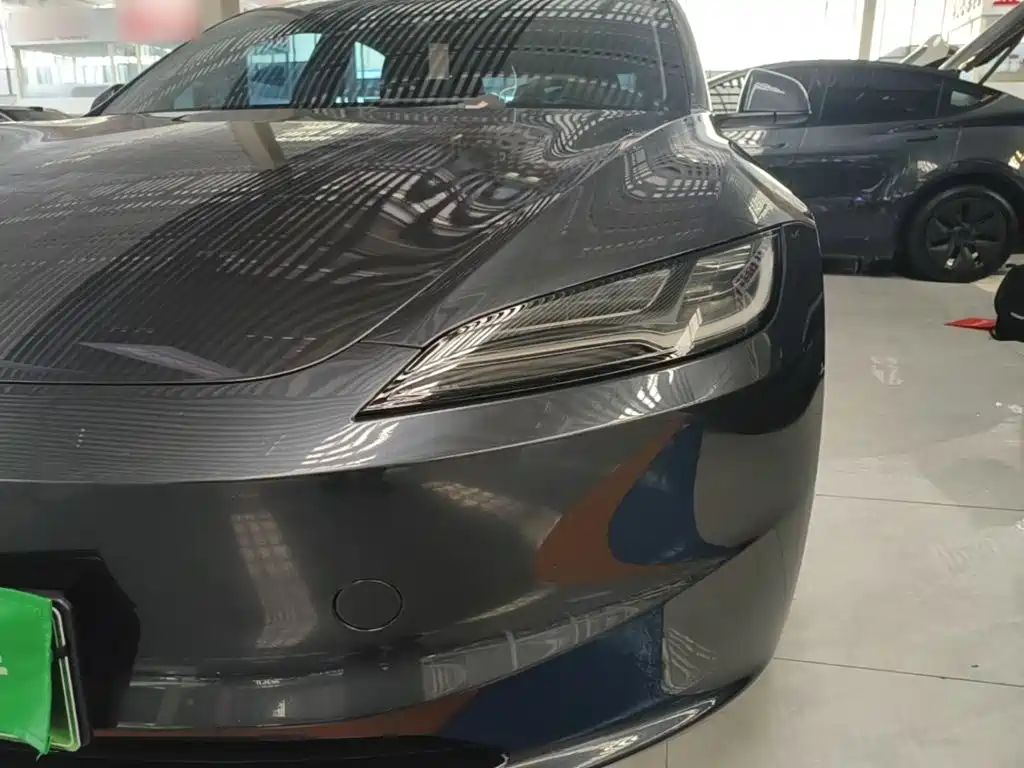 Tesla Model 3 — миниатюра 24