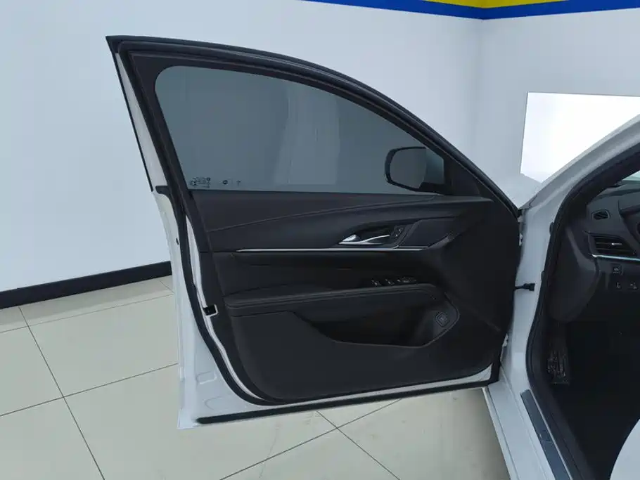 Cadillac CT4 — миниатюра 7
