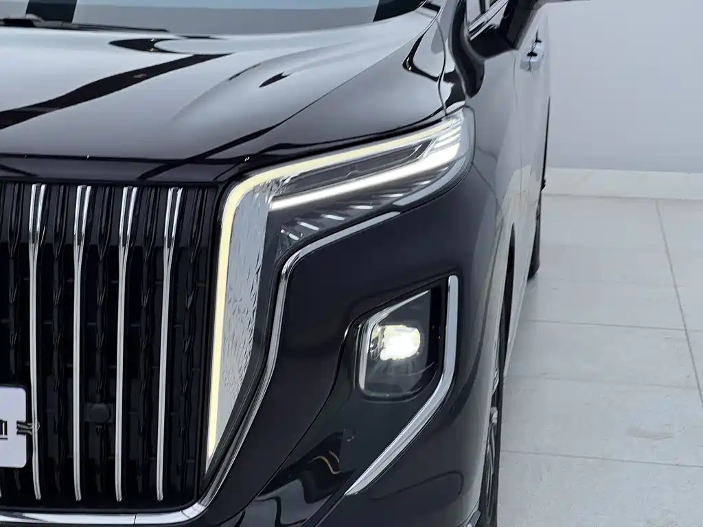 Hongqi HQ9 2023 2.0T
