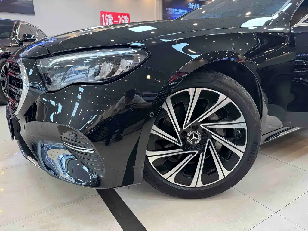 Mercedes-Benz E-Class — миниатюра 4