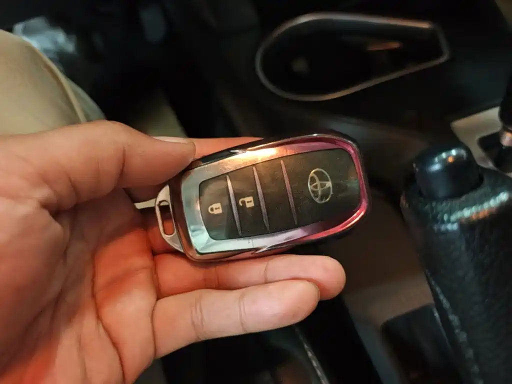 Toyota RAV4 — миниатюра 9