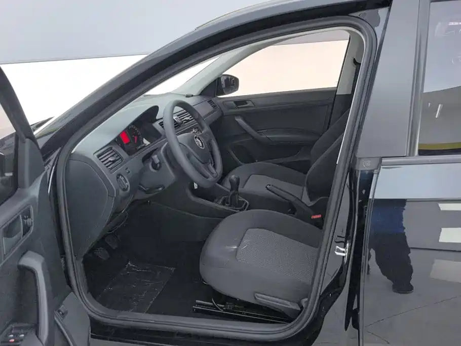 Volkswagen Santana — миниатюра 9