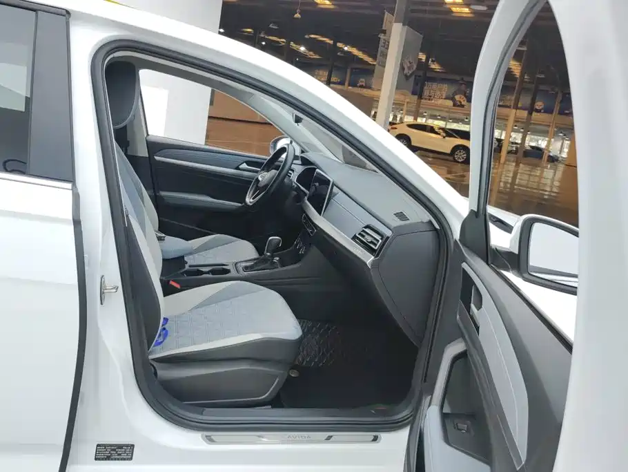 Volkswagen Lavida — миниатюра 8