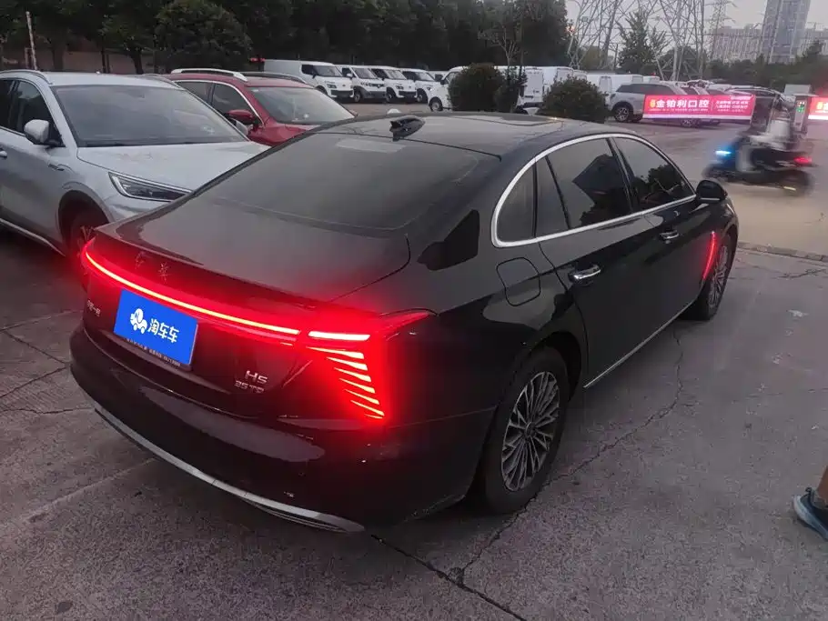 Hongqi Hongqi H5 — миниатюра 3