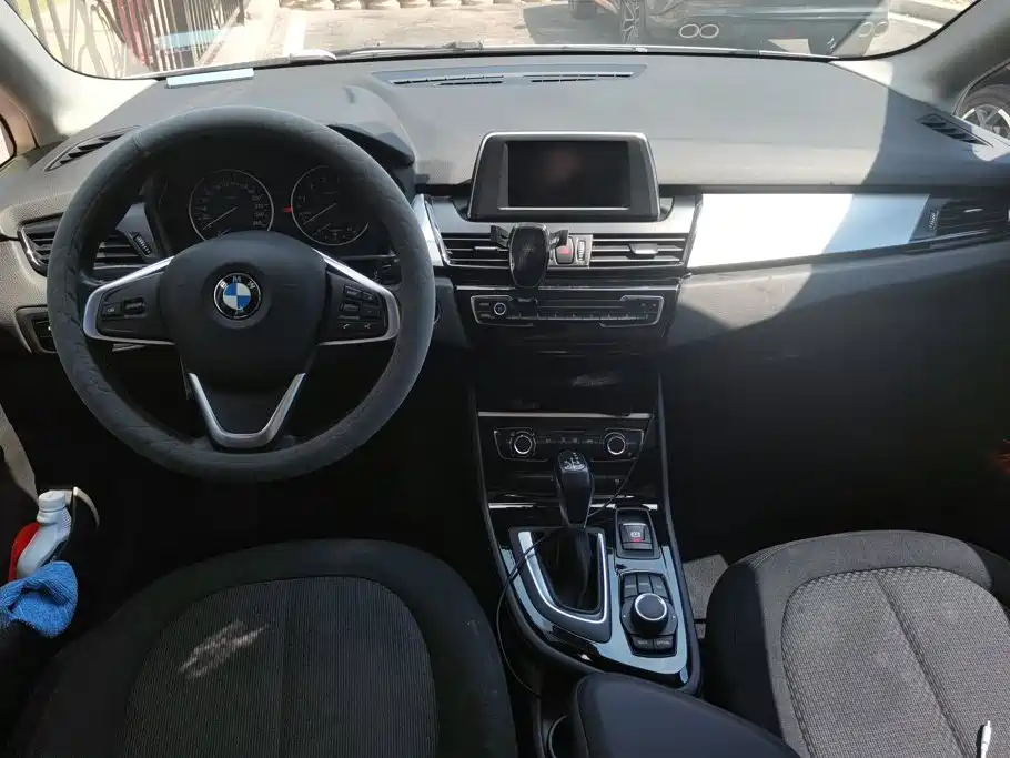 BMW 2 Series Active Tourer — миниатюра 12