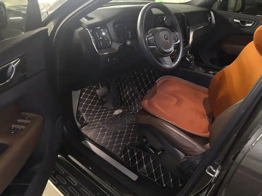 Volvo XC60 — миниатюра 9