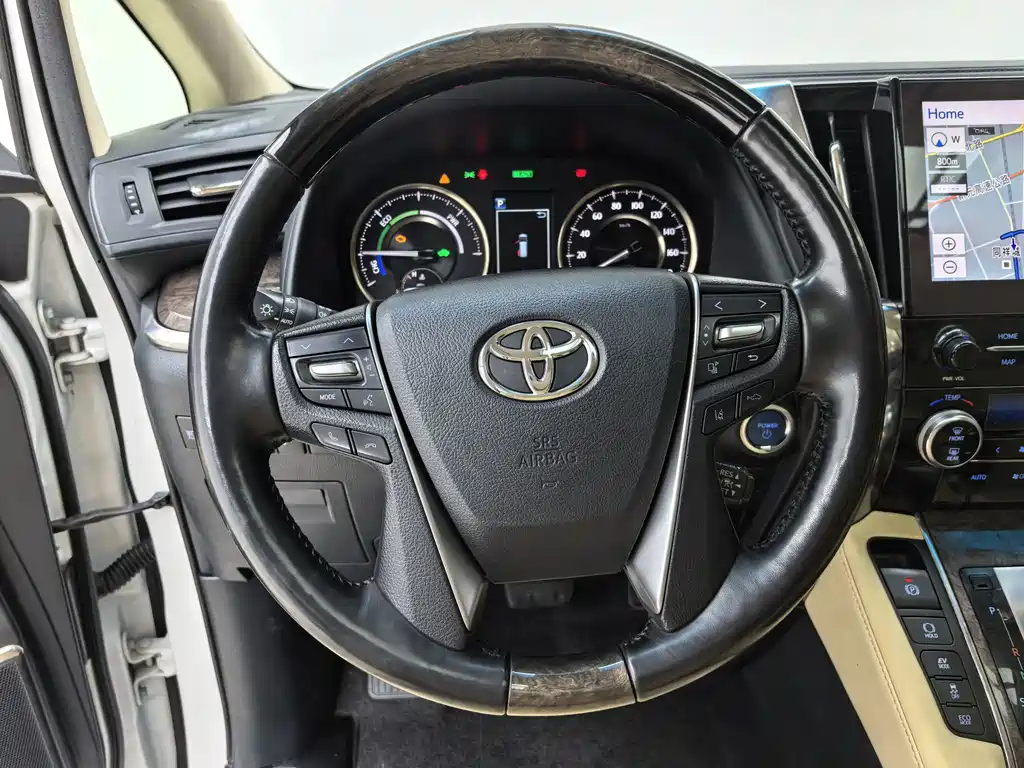 Toyota Vellfire — миниатюра 10