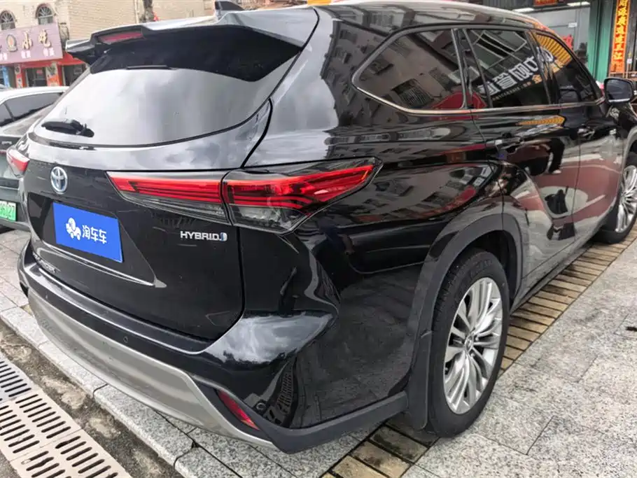 Toyota Highlander 2022 2.5L Luxury 7 мест