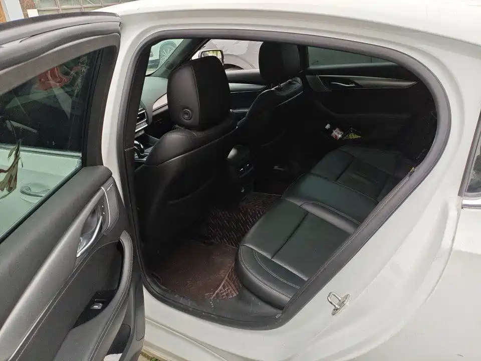 Cadillac CT5 — миниатюра 6