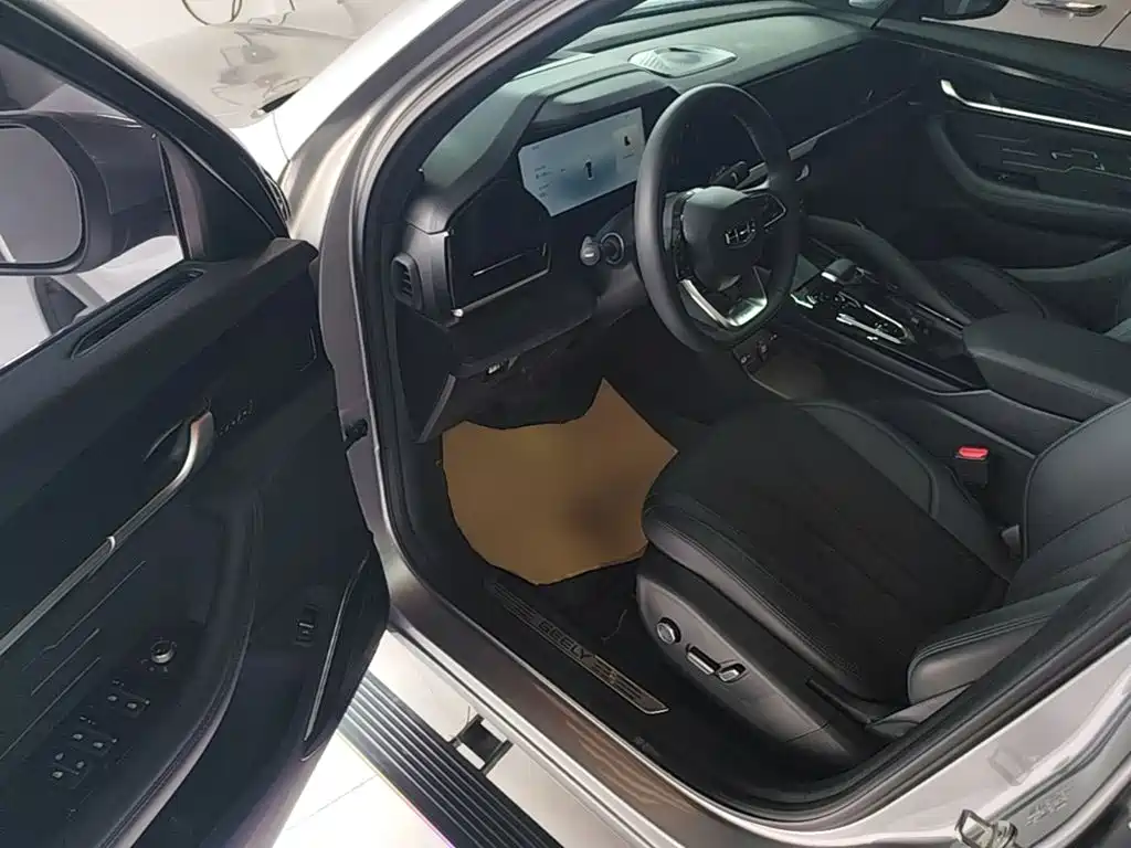 Geely Xingyue L — миниатюра 16