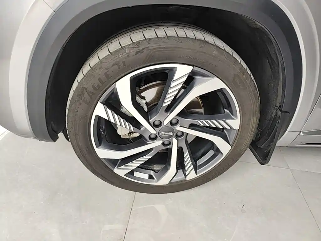 Geely Xingyue L — миниатюра 23