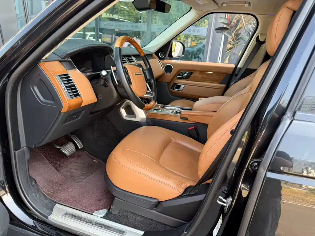 Land Rover Range Rover — миниатюра 5