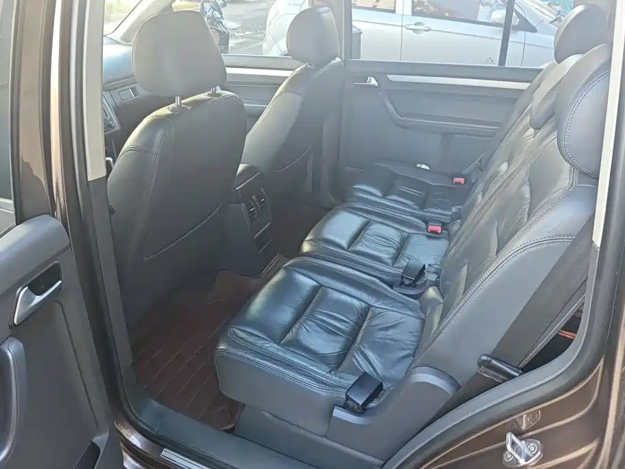 Volkswagen Touran — миниатюра 10