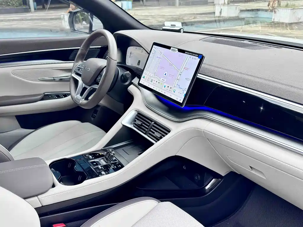 BYD PLUS New Energy — миниатюра 9