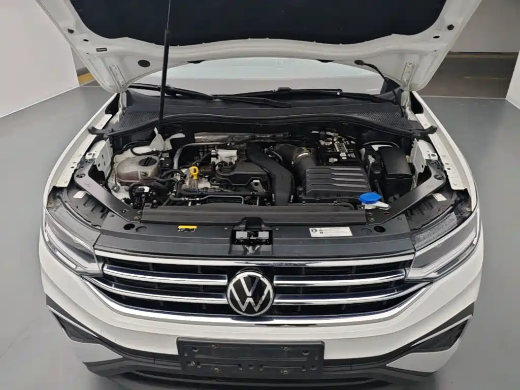 Volkswagen Tiguan L — миниатюра 20