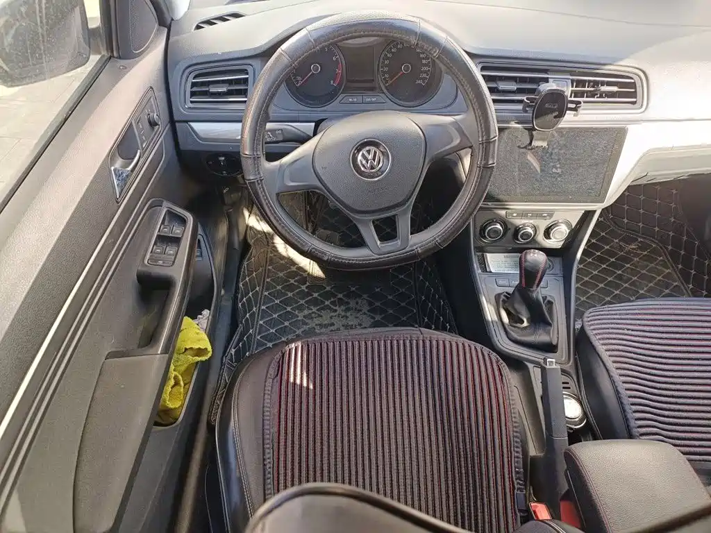 Volkswagen Lavida — миниатюра 6