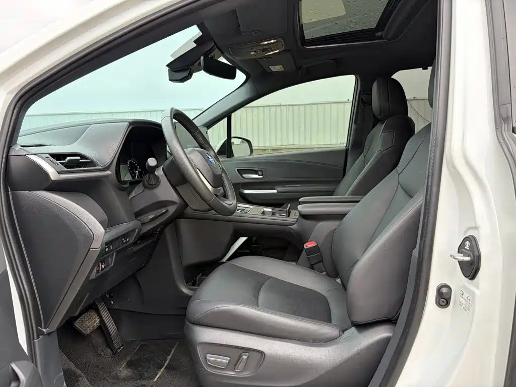 Toyota Sienna — миниатюра 12