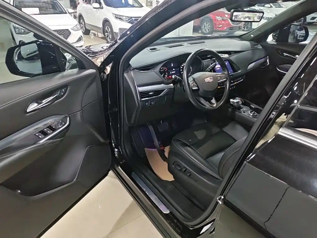 Cadillac XT4 — миниатюра 16