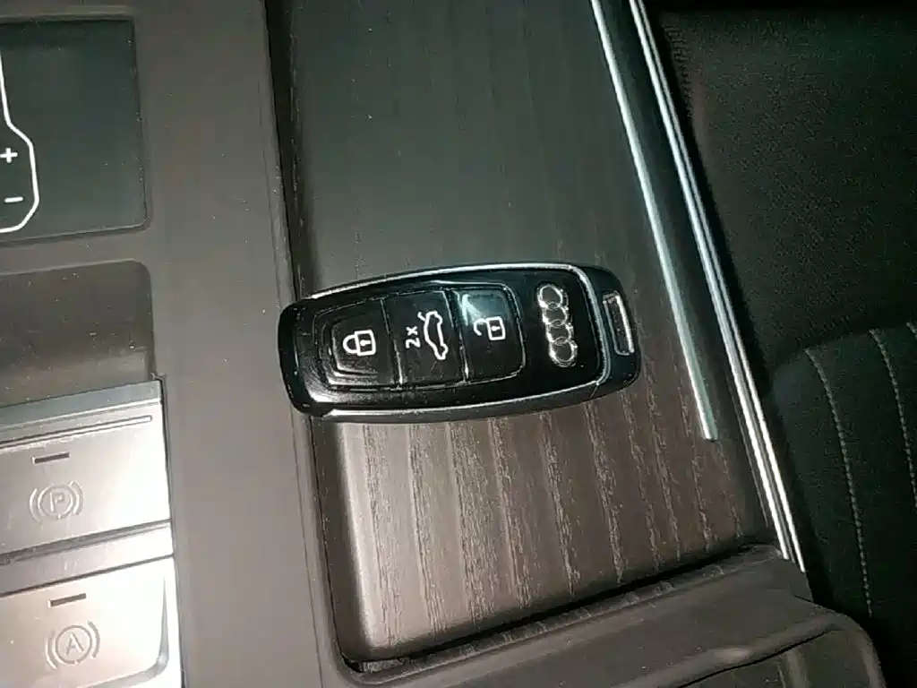 Audi A6L — миниатюра 9