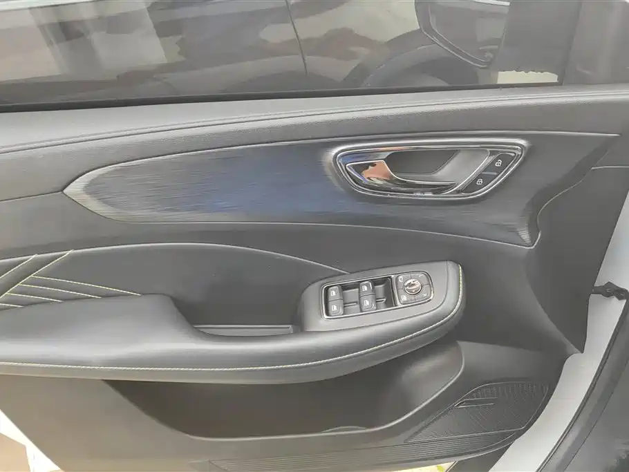 Roewe RX5 2021 PLUS 330TGI AT