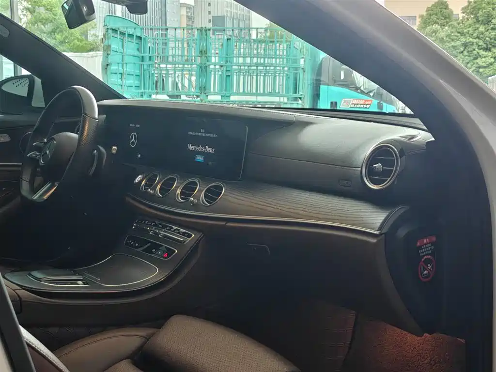 Mercedes-Benz E-Class 2022 Белый из Китая, фото 6