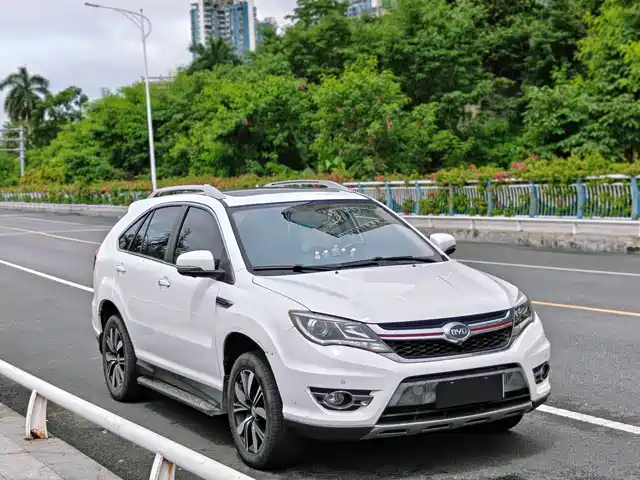 2019 BYD S7