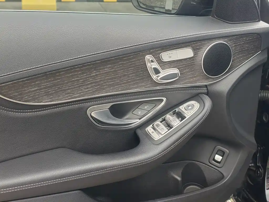Mercedes-Benz C-Class — миниатюра 8