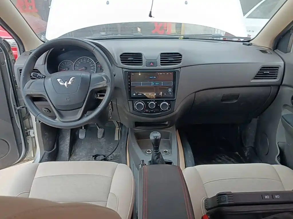 Wuling Hongguang — миниатюра 10