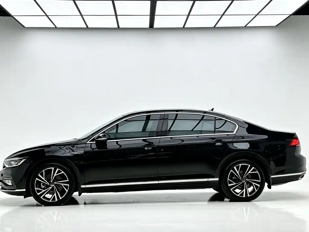 Volkswagen Magotan 2021 330TSI DSG 30