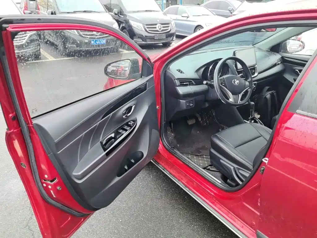Toyota Yaris L — миниатюра 16