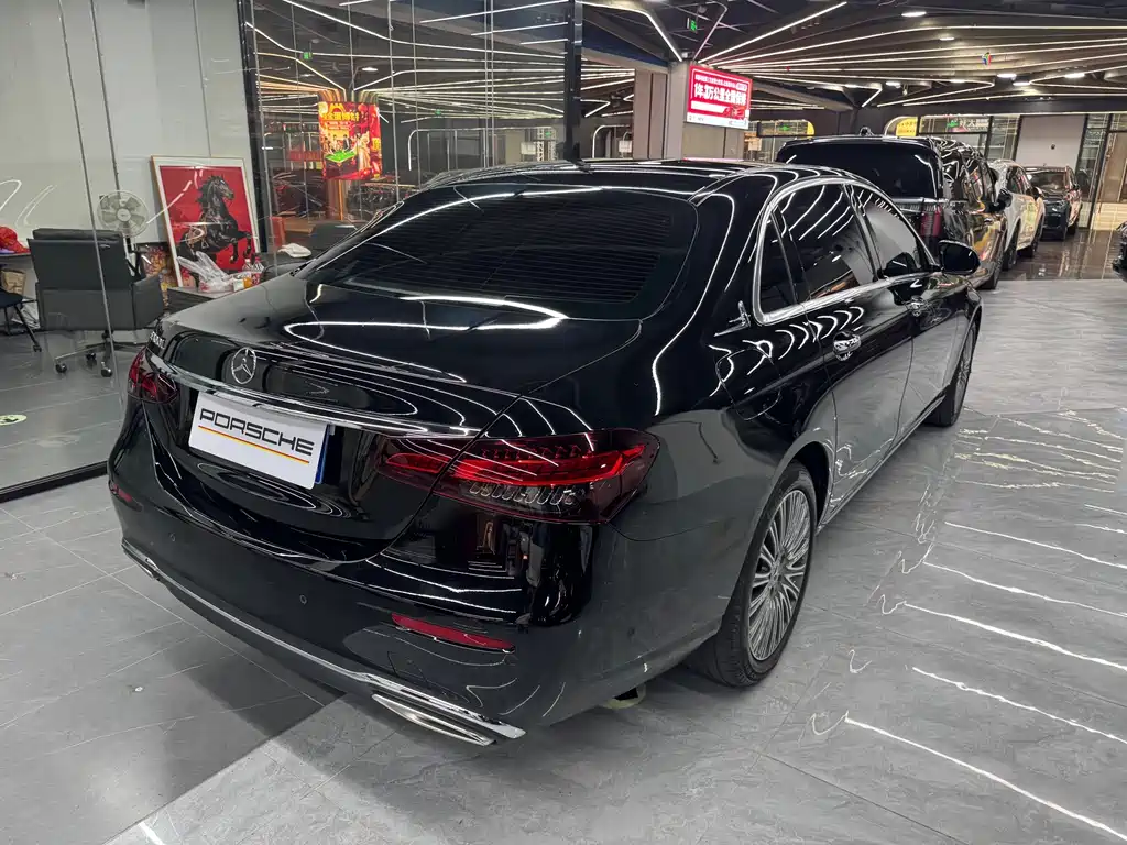 Mercedes-Benz E-Class — миниатюра 4