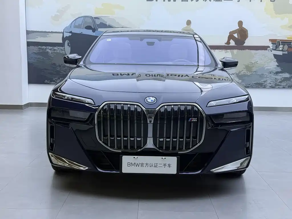 BMW M760Le — миниатюра 3
