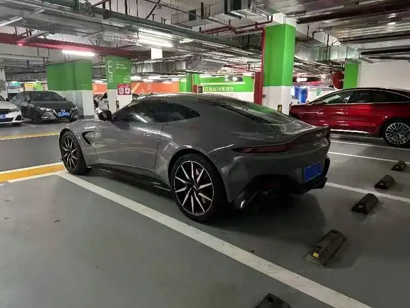 Aston Martin V8 Vantage — миниатюра 5