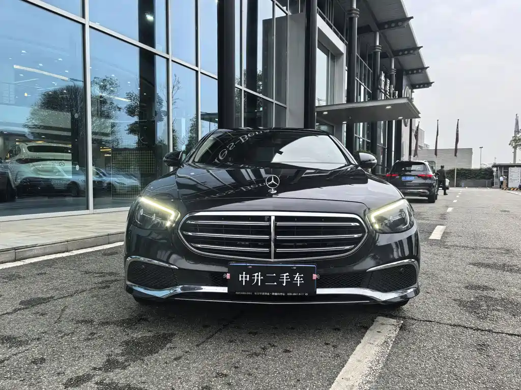 Mercedes-Benz E-Class — миниатюра 2