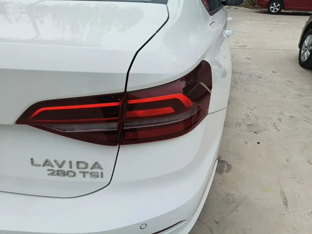 Volkswagen Lavida — миниатюра 8