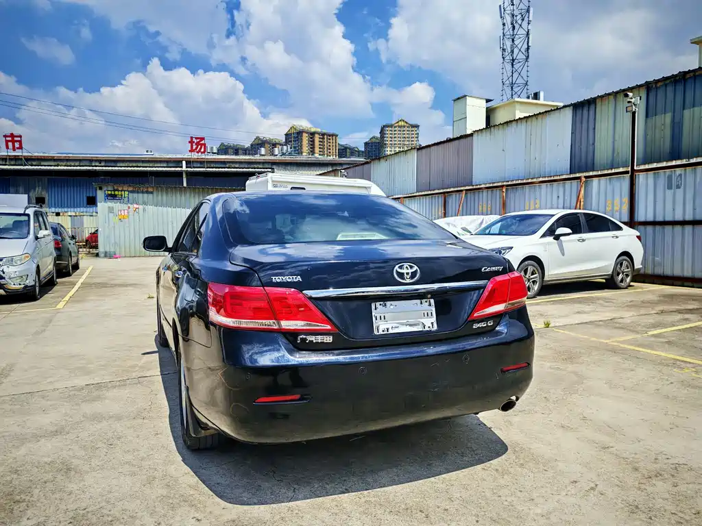 Toyota Camry — миниатюра 4