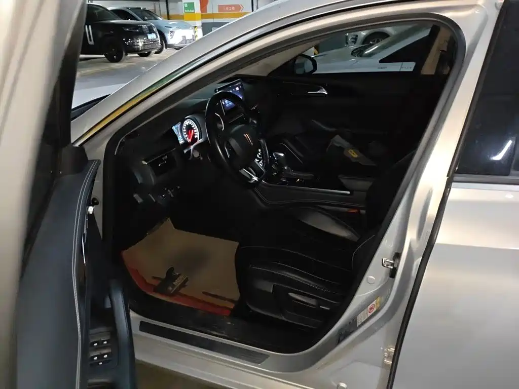 Hongqi Hongqi H5 — миниатюра 12