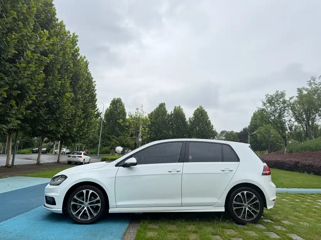 Volkswagen Golf 2016 1.4TSI AT R-Line