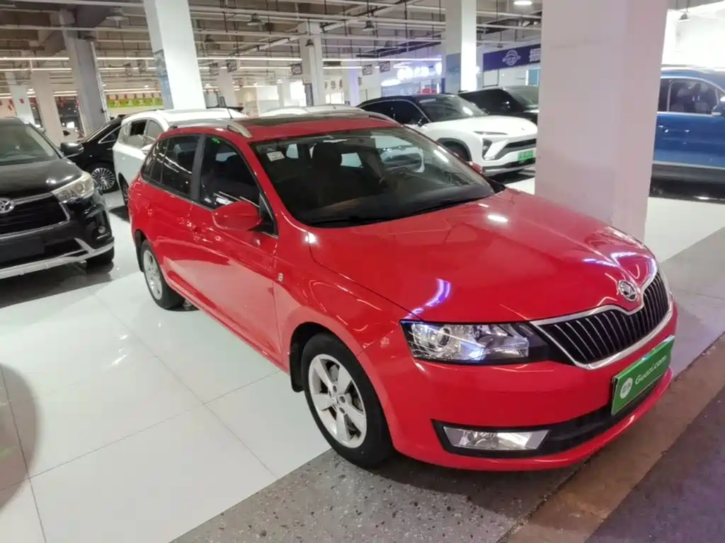 Skoda Rapid Spaceback — миниатюра 4