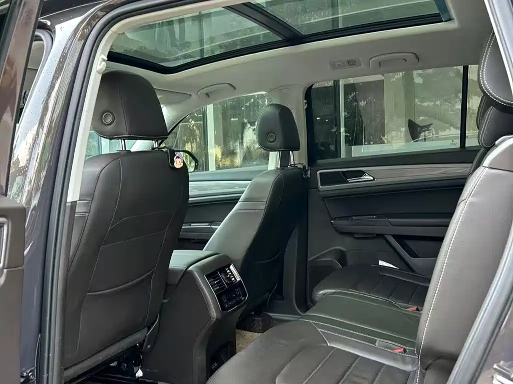 Volkswagen Teramont — миниатюра 5