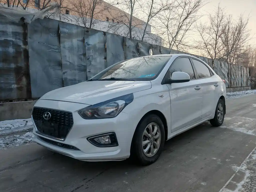 HYUNDAI RENA