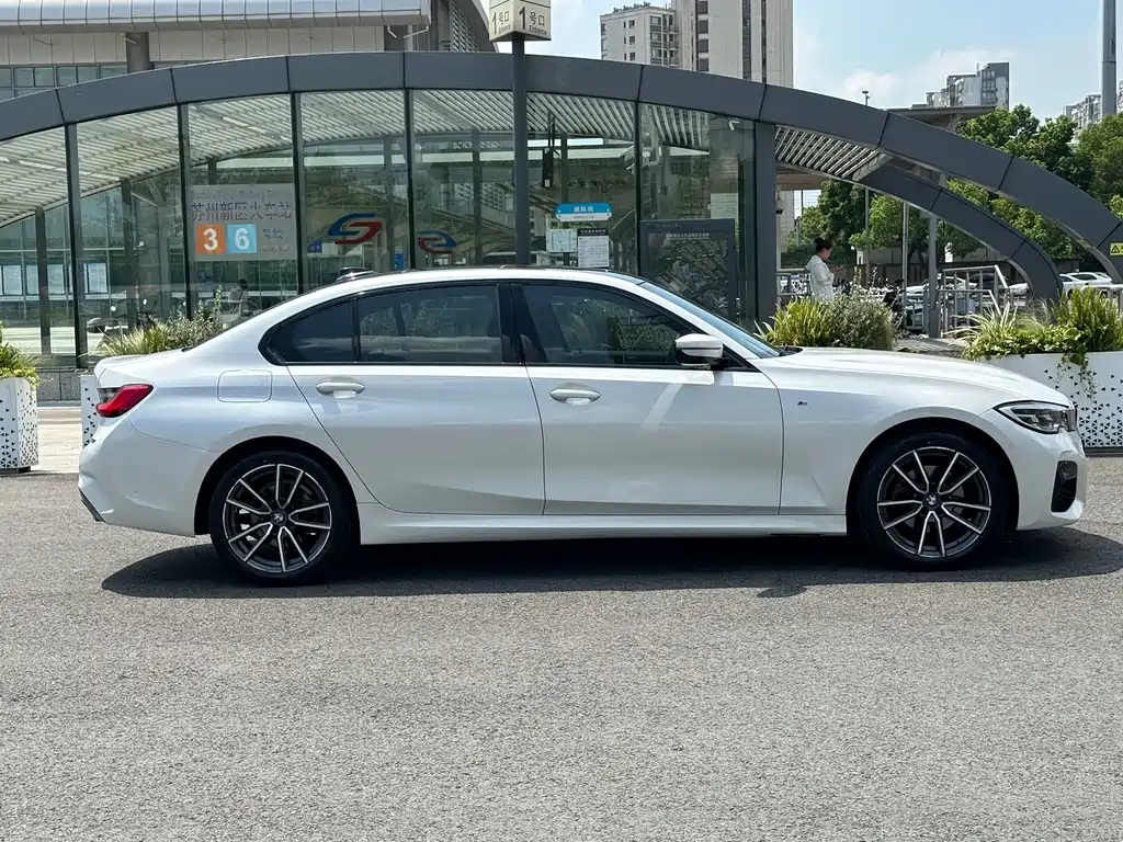 BMW 3 Series — миниатюра 4