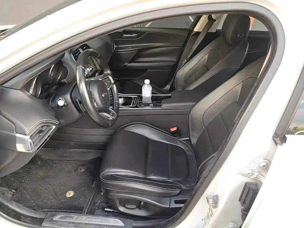Jaguar XE — миниатюра 15